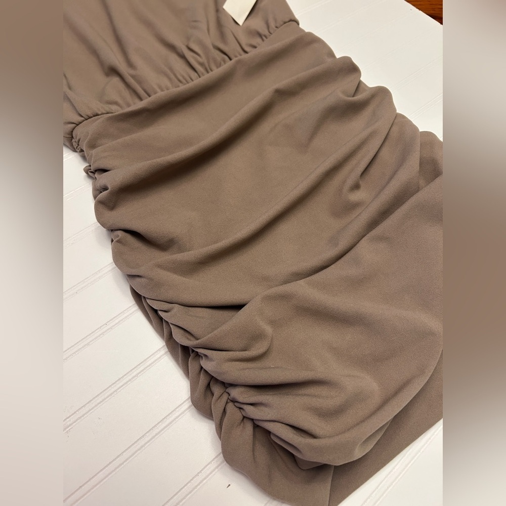 NWT Abercrombie & Fitch Taupe Ruched Short Sleeve Mini Dress – Medium Tall - Picture 7 of 10
